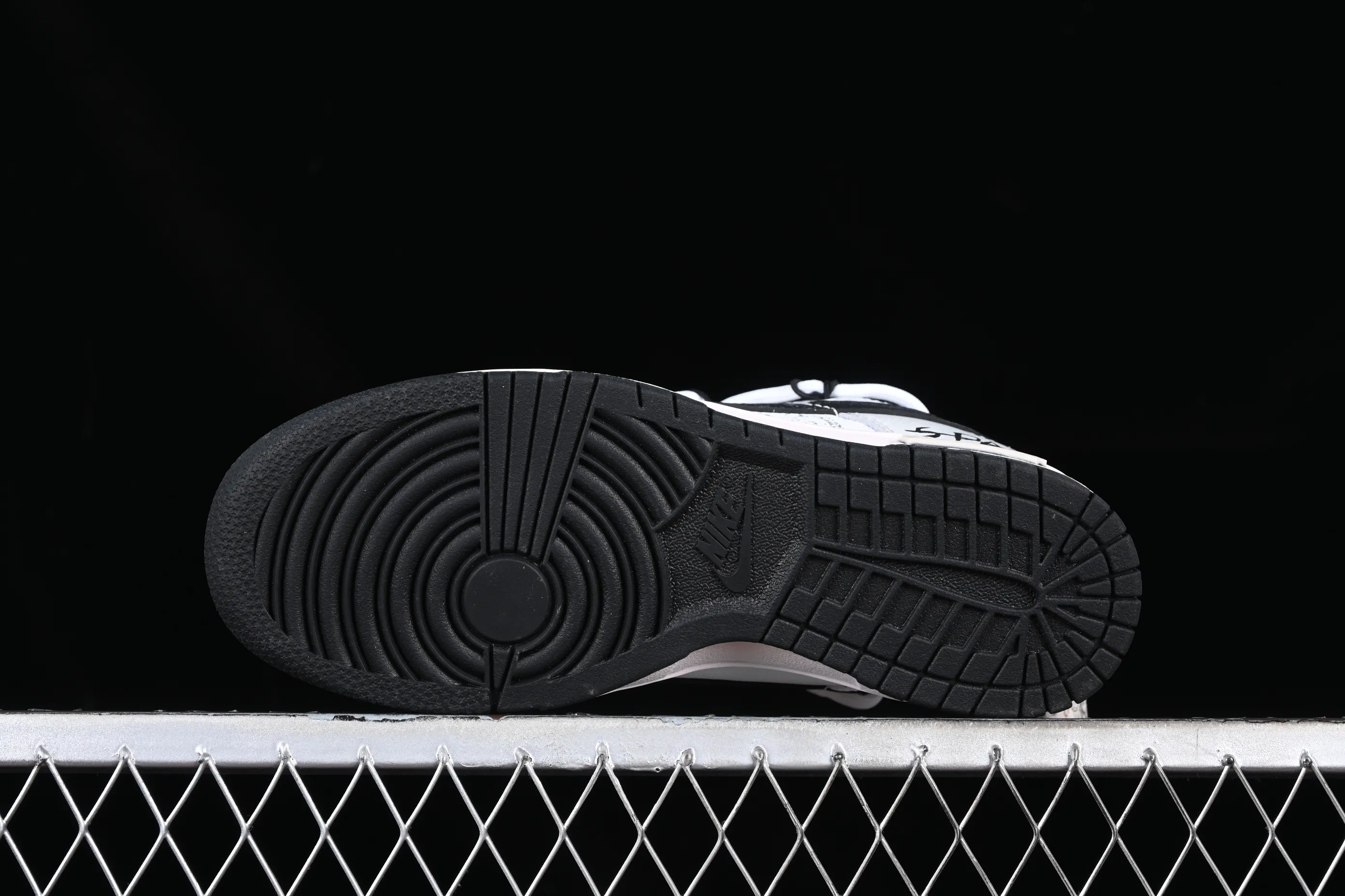 All categories Nk SB Dunk series Nk SB Dunk Low low-top sneakers Nk Dunk Low Skywalker black and white gray summer simple SB strap low-top casual sneakers DD1391-100